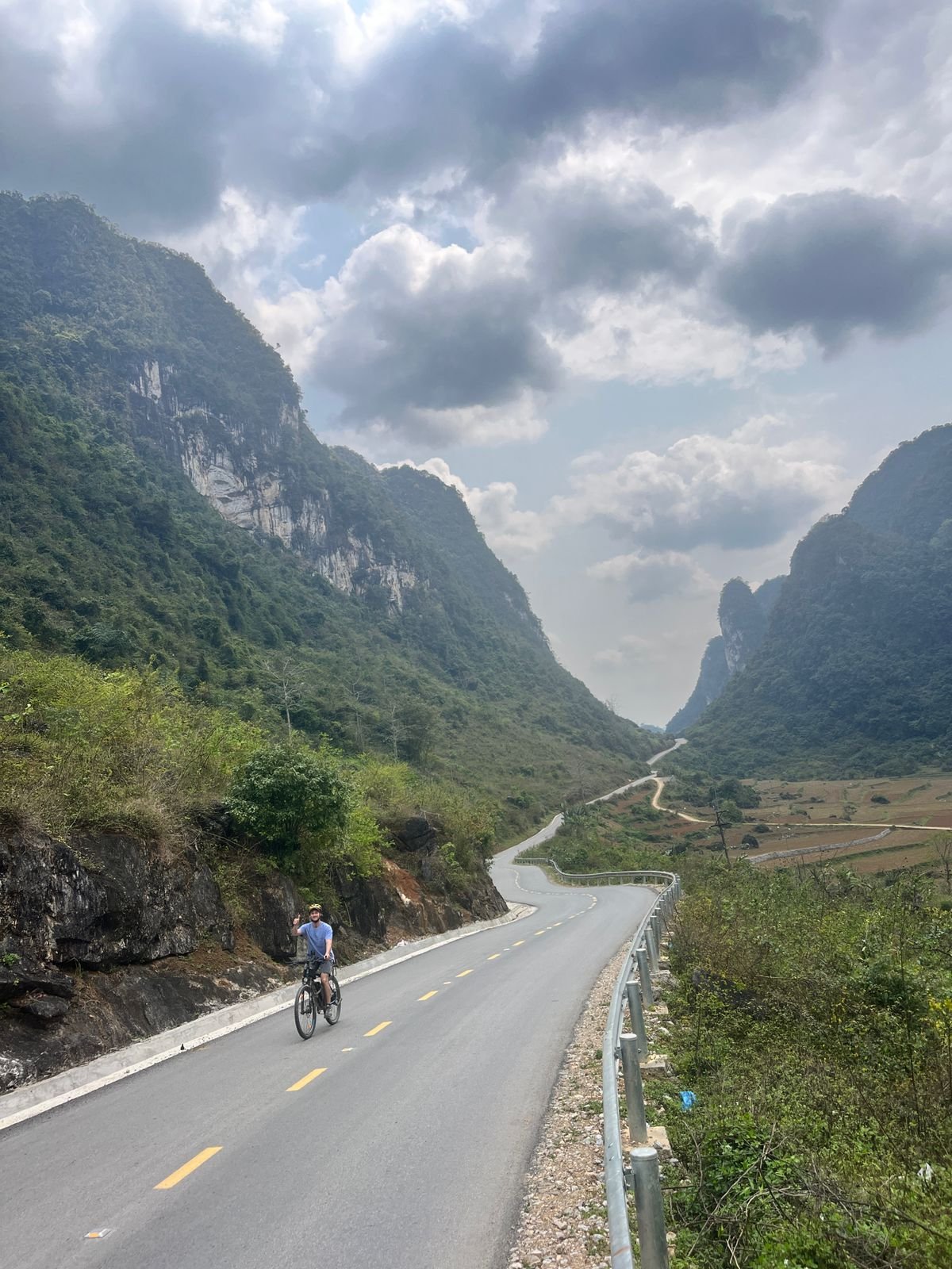 Cao Bang E-Bike Discovery: 6-Day Electric Mountain Bike Tour